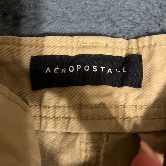 Aeropostale khaki cargo shorts - Picture 2 of 4